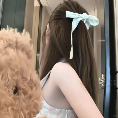 轻轻拂过